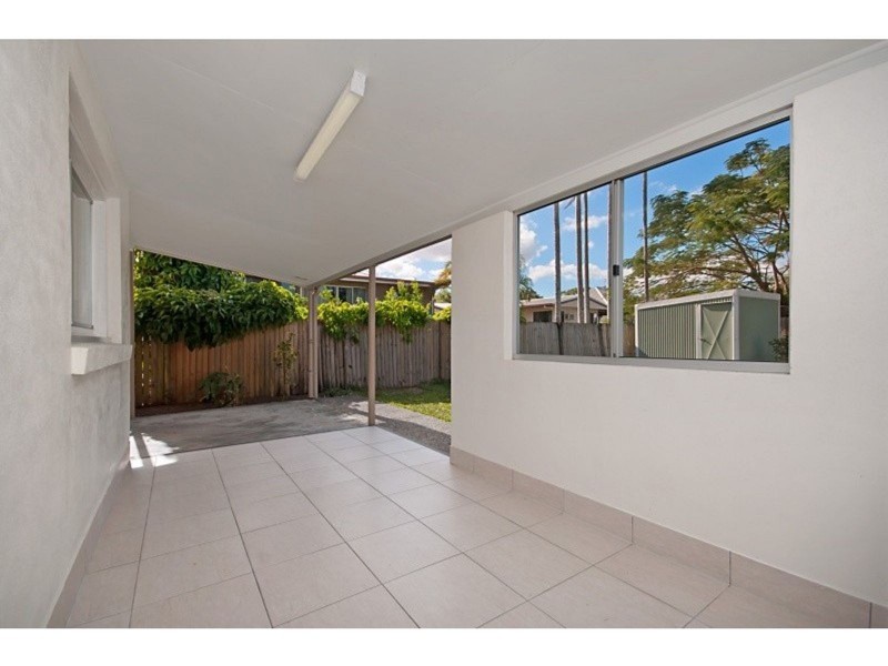 65 Mann Street, Westcourt QLD 4870