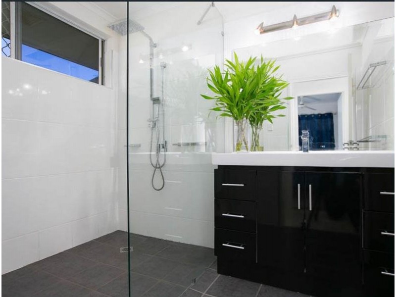 5 Vista Street, Bayview Heights QLD 4868