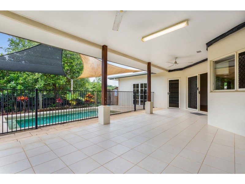 10 Rainbow St, Kanimbla QLD 4870