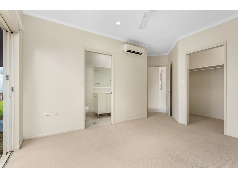 10 Rainbow St, Kanimbla QLD 4870