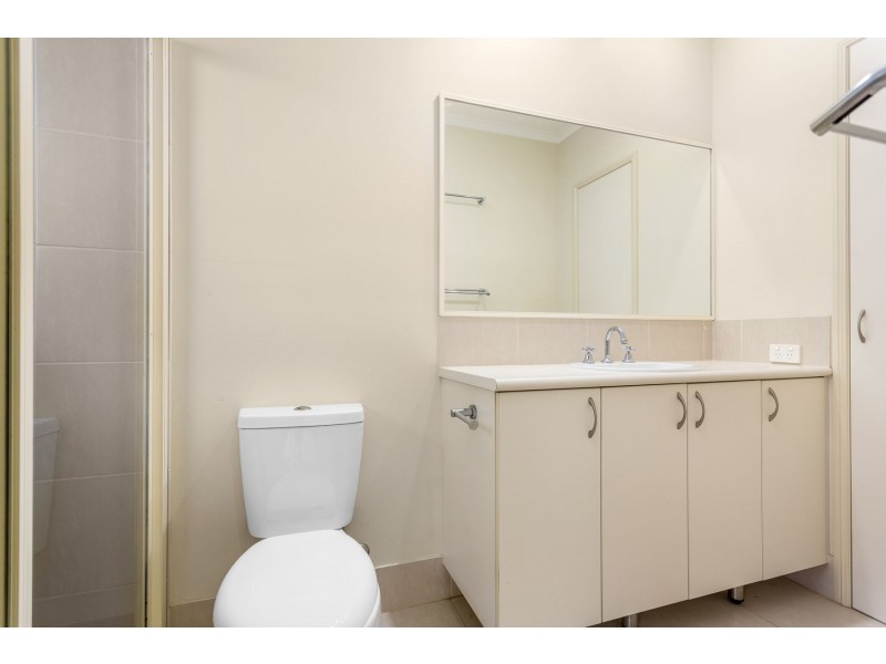 10 Rainbow St, Kanimbla QLD 4870