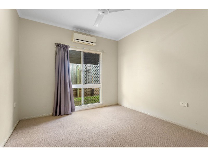 10 Rainbow St, Kanimbla QLD 4870