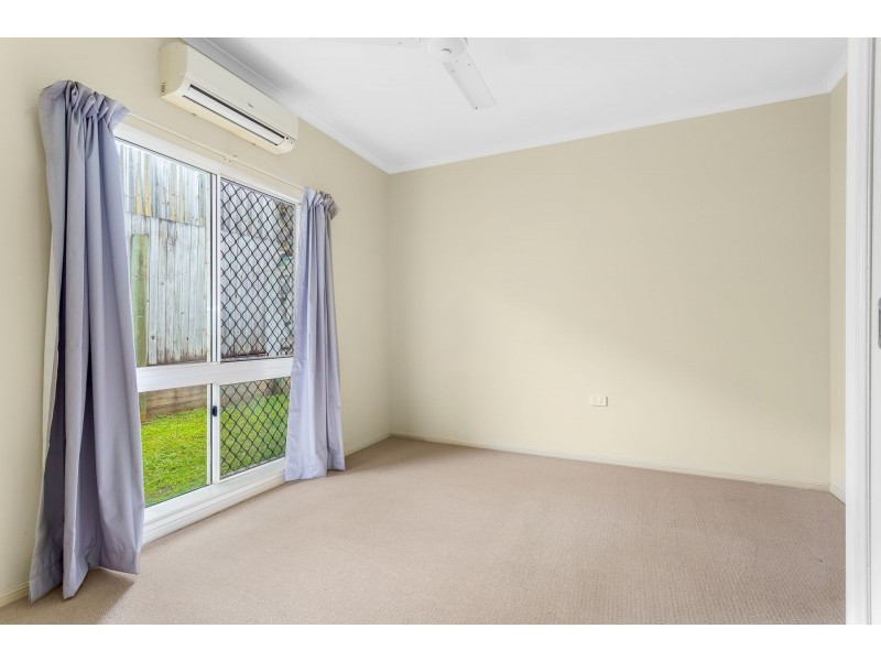 10 Rainbow St, Kanimbla QLD 4870