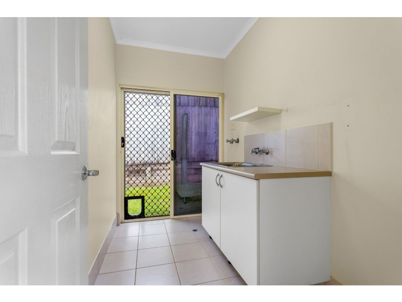 10 Rainbow St, Kanimbla QLD 4870
