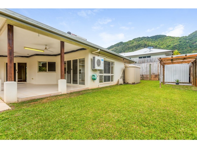 10 Rainbow St, Kanimbla QLD 4870