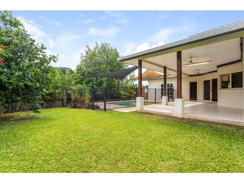 10 Rainbow St, Kanimbla QLD 4870