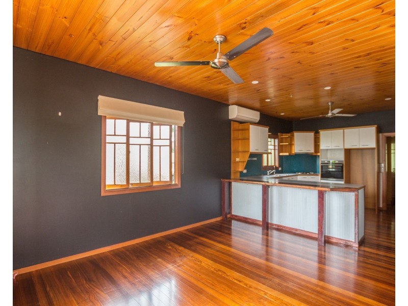 9 Rose Street, Westcourt QLD 4870