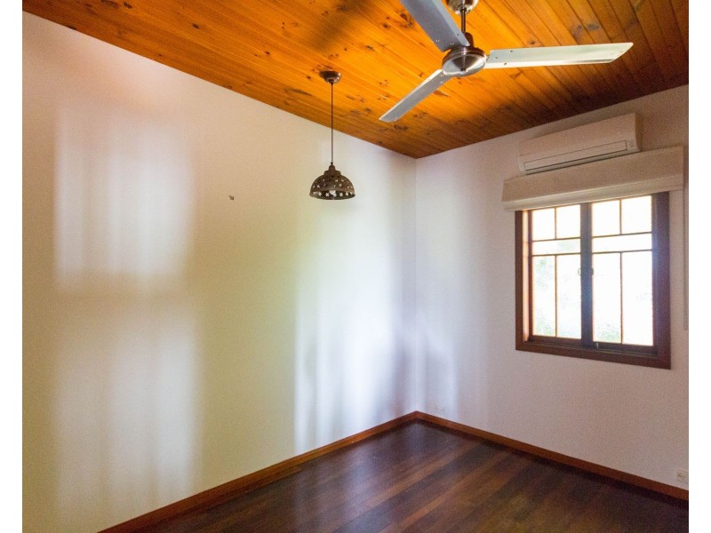 9 Rose Street, Westcourt QLD 4870