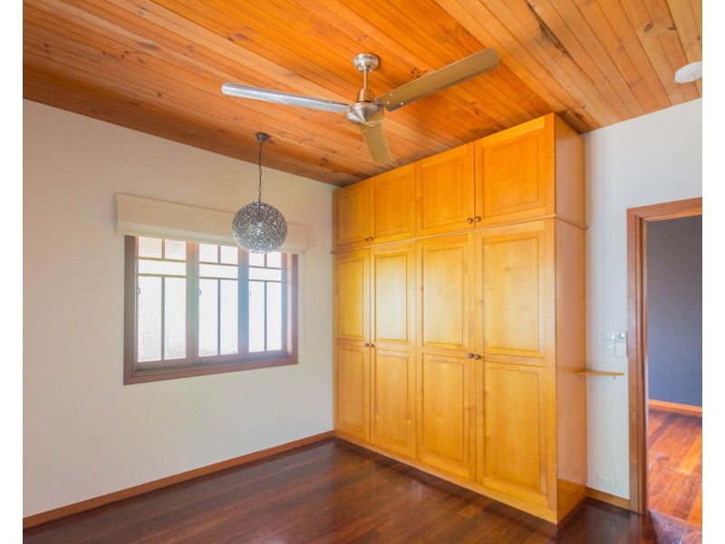 9 Rose Street, Westcourt QLD 4870