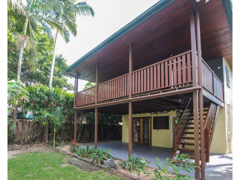9 Rose Street, Westcourt QLD 4870