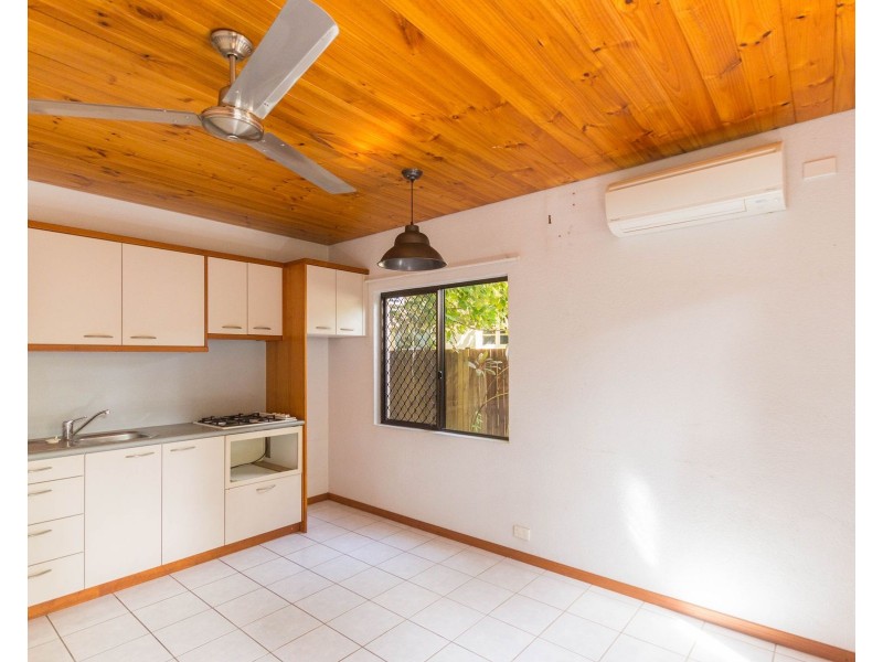 9 Rose Street, Westcourt QLD 4870