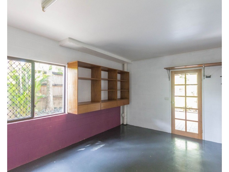 9 Rose Street, Westcourt QLD 4870