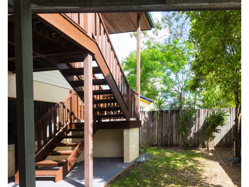 9 Rose Street, Westcourt QLD 4870