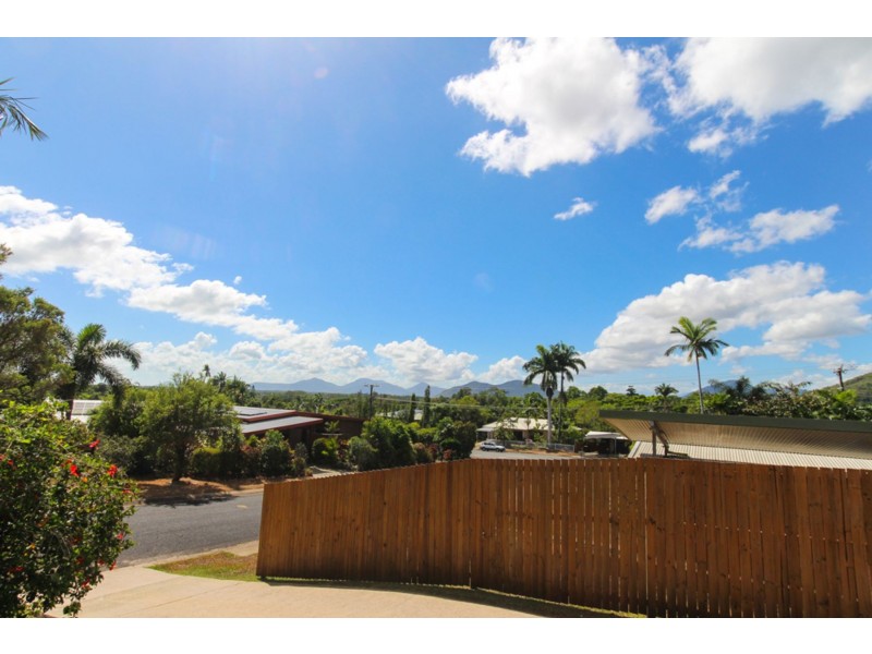 1 Darkin Close, Smithfield QLD 4878