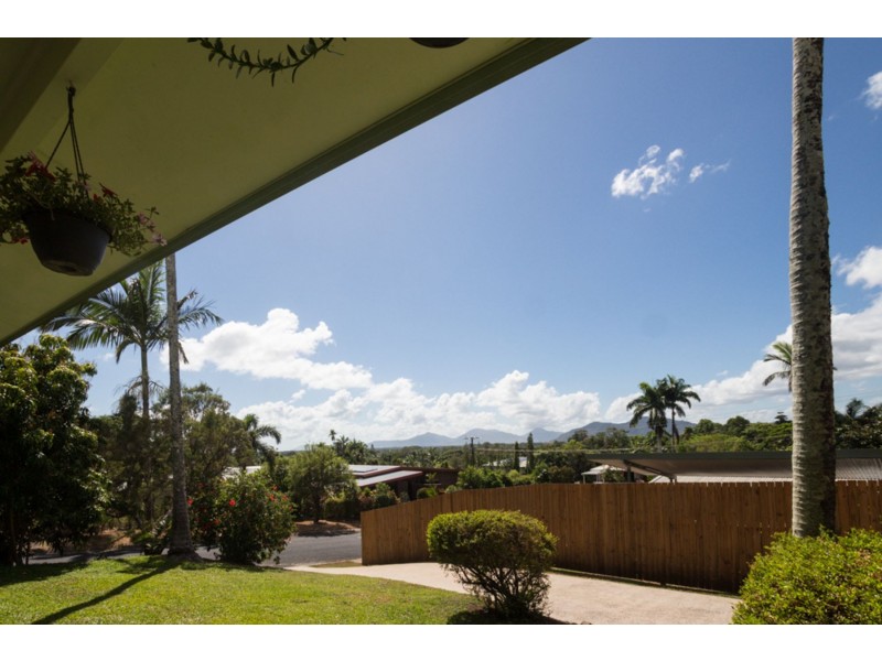 1 Darkin Close, Smithfield QLD 4878