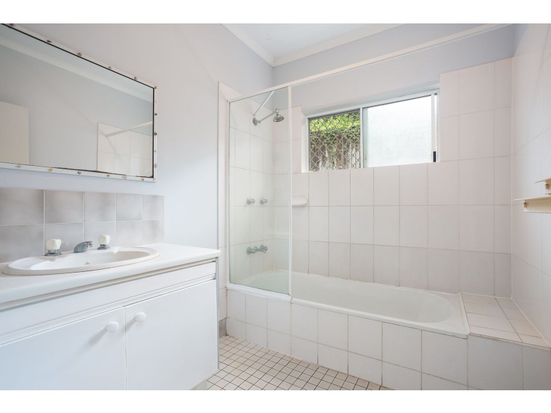 4 Kestrel Street, Bayview Heights QLD 4868