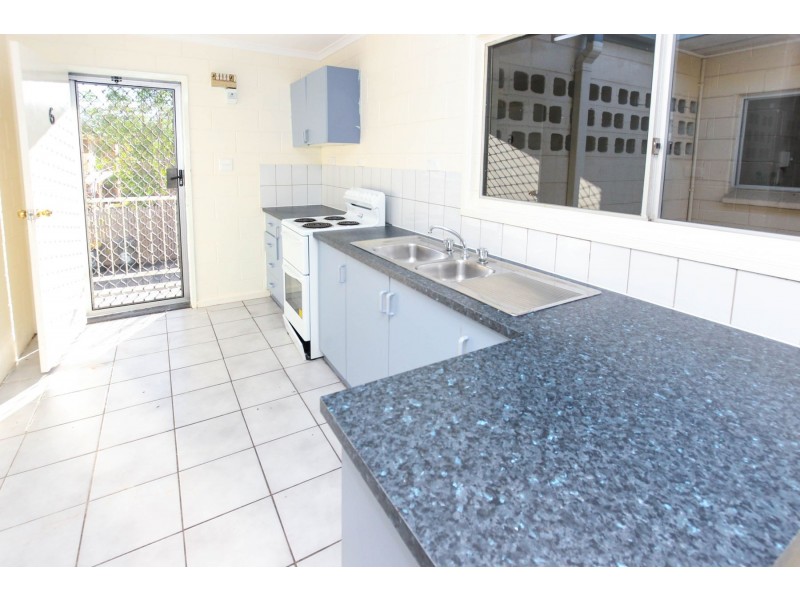 6/15 Curtin Street, Westcourt QLD 4870