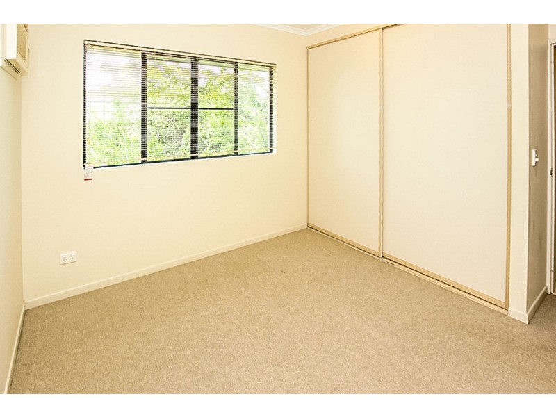 4/516-518 Varley Street, Yorkeys Knob QLD 4878