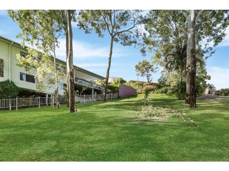 13 Eleanor Close, Mooroobool QLD 4870