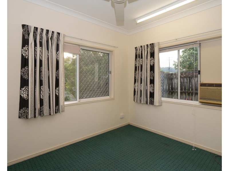 1/364 Mccoombe Street, Mooroobool QLD 4870