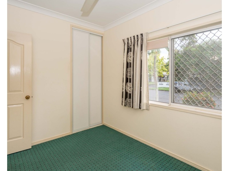 1/364 Mccoombe Street, Mooroobool QLD 4870