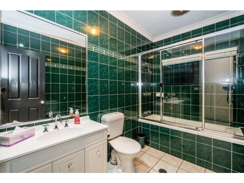32 Caesar Street, Bentley Park QLD 4869