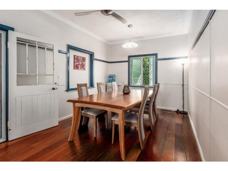250 Aumuller Street, Westcourt QLD 4870