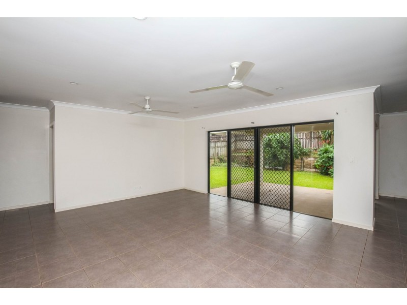 9 Cliffdale Street, Bentley Park QLD 4869