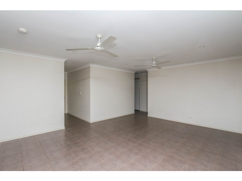 9 Cliffdale Street, Bentley Park QLD 4869