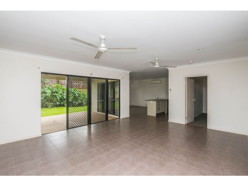 9 Cliffdale Street, Bentley Park QLD 4869