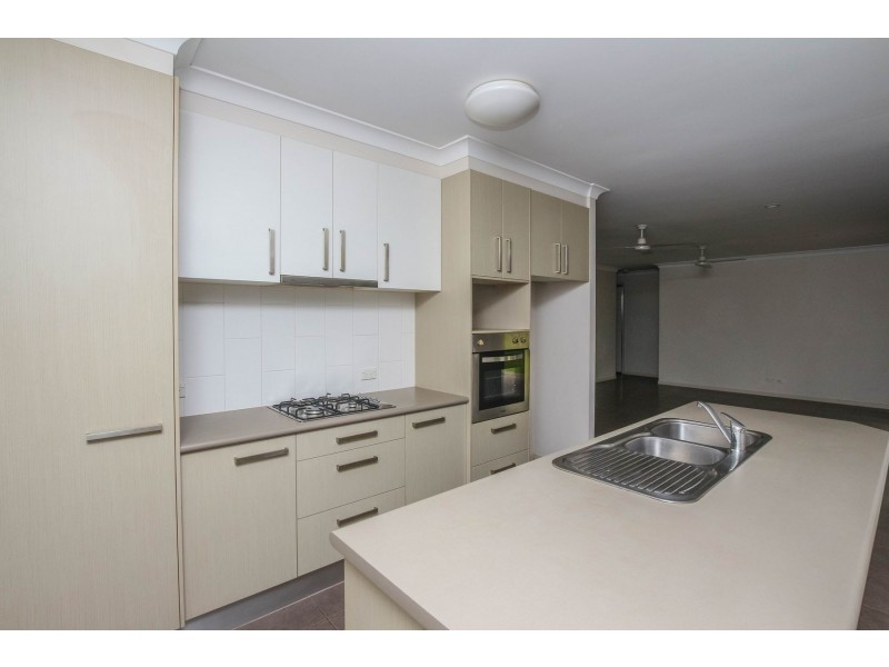 9 Cliffdale Street, Bentley Park QLD 4869