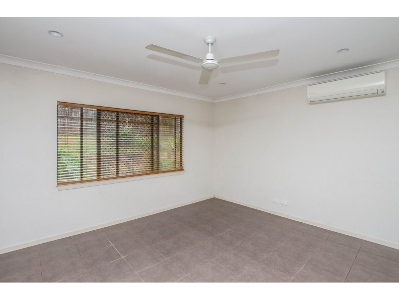 9 Cliffdale Street, Bentley Park QLD 4869