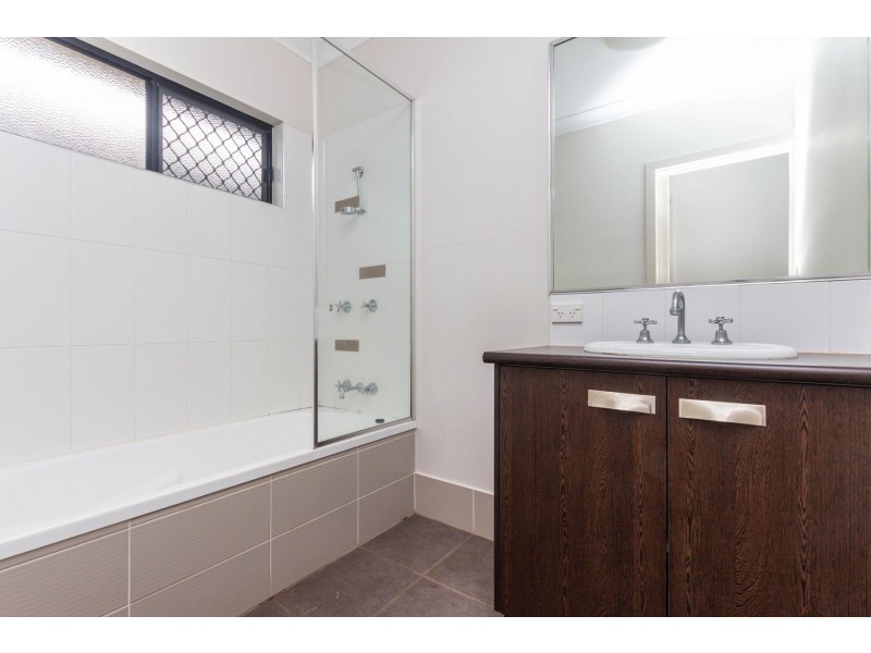 9 Cliffdale Street, Bentley Park QLD 4869