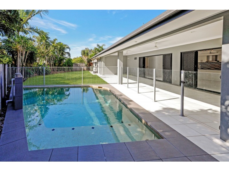 36 Tyrconnell Crescent, Redlynch QLD 4870