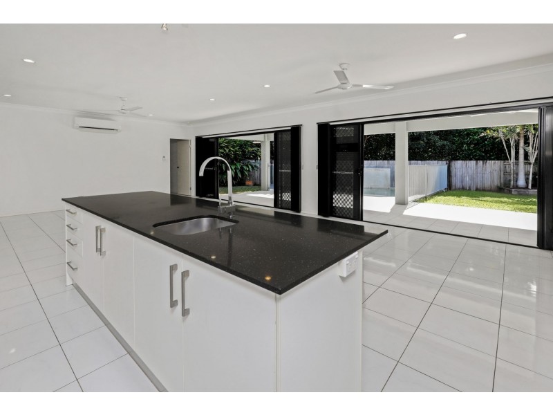 36 Tyrconnell Crescent, Redlynch QLD 4870