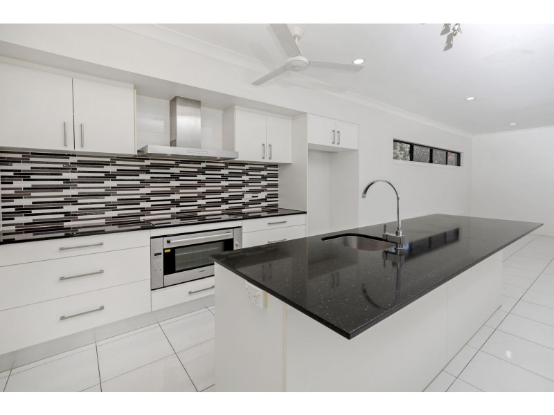 36 Tyrconnell Crescent, Redlynch QLD 4870