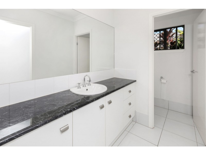 36 Tyrconnell Crescent, Redlynch QLD 4870