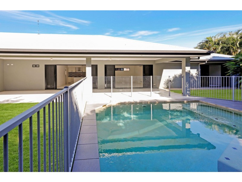 36 Tyrconnell Crescent, Redlynch QLD 4870