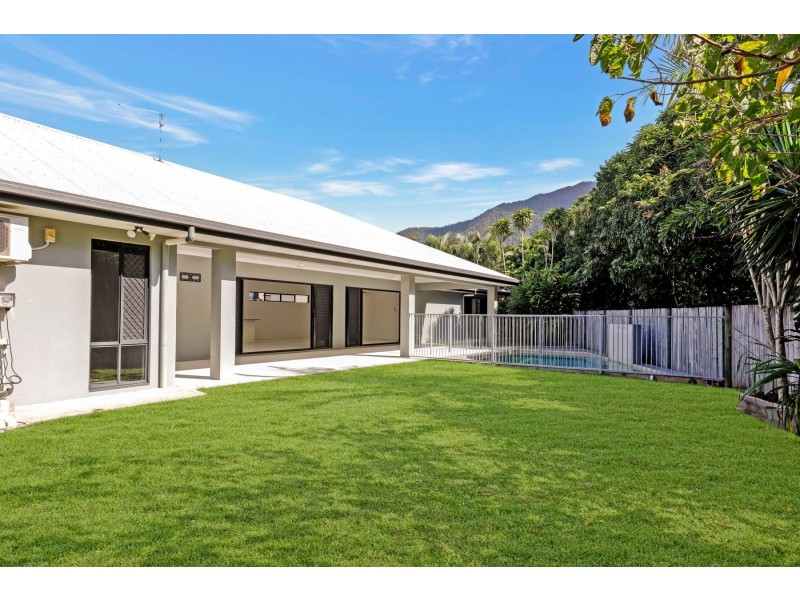 36 Tyrconnell Crescent, Redlynch QLD 4870