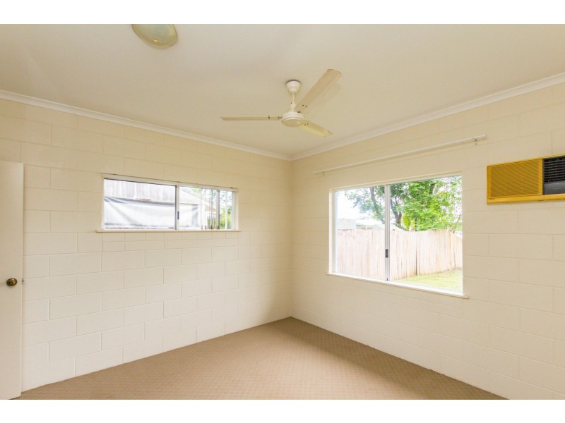 27 Bathurst Drive, Bentley Park QLD 4869