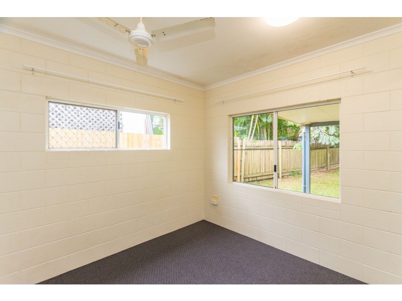 27 Bathurst Drive, Bentley Park QLD 4869