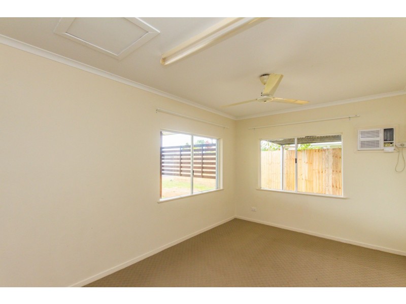 27 Bathurst Drive, Bentley Park QLD 4869