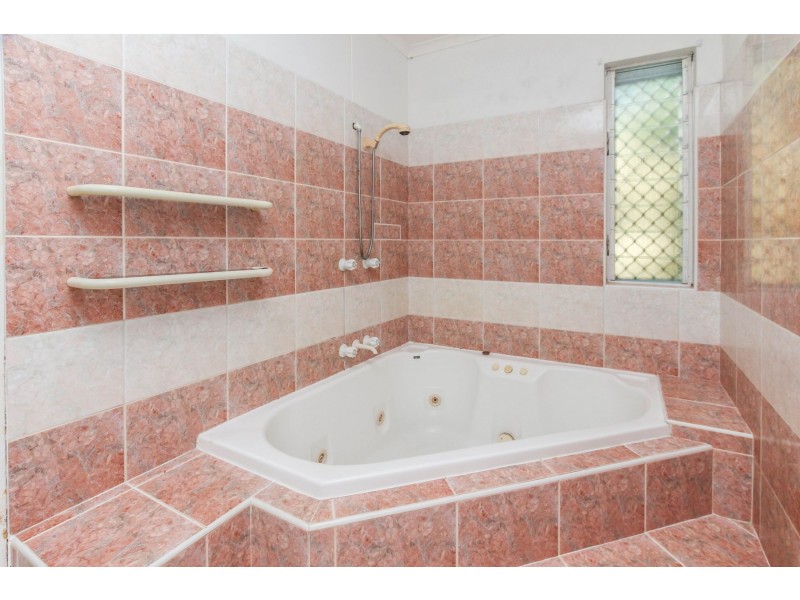 31 Barnard Drive, Mount Sheridan QLD 4868