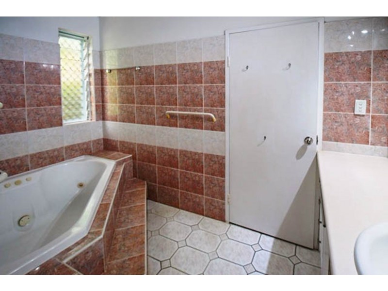31 Barnard Drive, Mount Sheridan QLD 4868