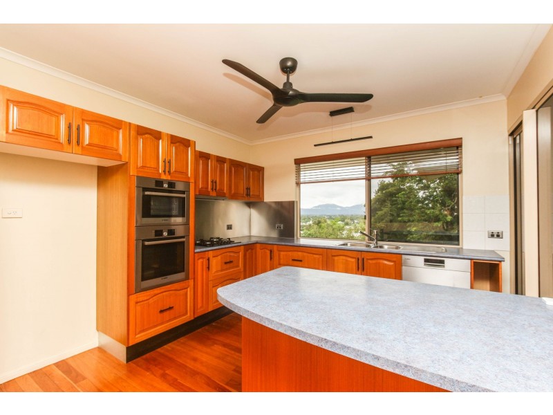 28 Guthrie Close, Bentley Park QLD 4869