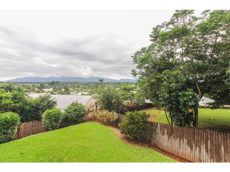 28 Guthrie Close, Bentley Park QLD 4869