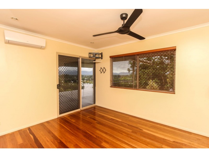 28 Guthrie Close, Bentley Park QLD 4869