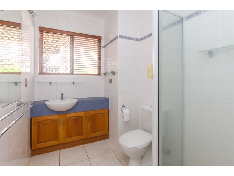 28 Guthrie Close, Bentley Park QLD 4869