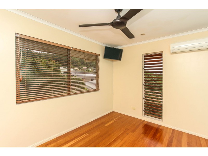 28 Guthrie Close, Bentley Park QLD 4869