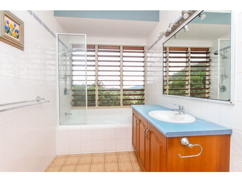 28 Guthrie Close, Bentley Park QLD 4869